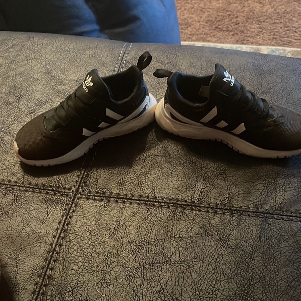 Adidas - Picture 6 of 9